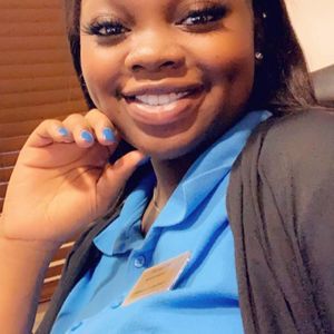 Meet your Posher, Curtisha